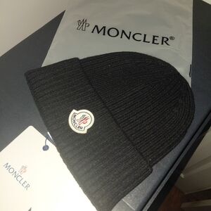 Moncler Black Ribbed Beanie